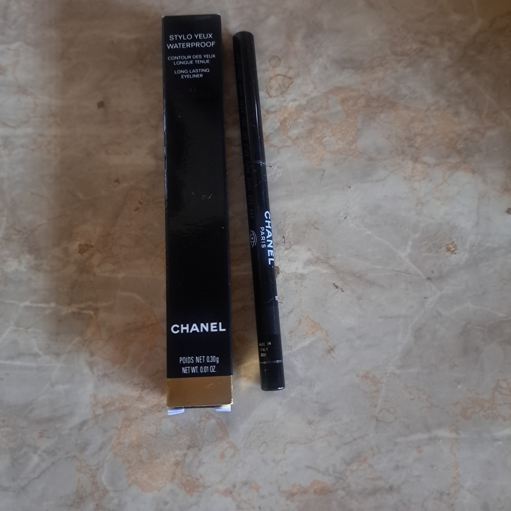 CHANEL Stylo Yeux Waterproof Eyeliner - #88 Noir Intense